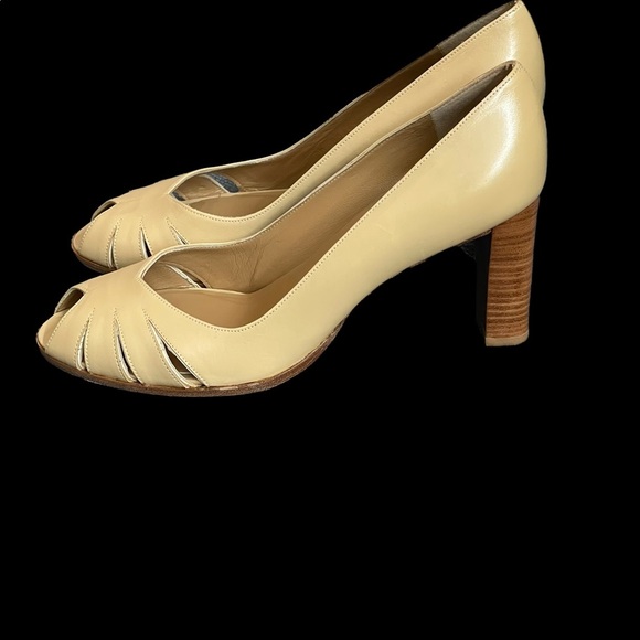 Stuart Weitzman Leather Heels Cut Out Vamp Almond Peep Toe Pump Tan 8.5M - Picture 7 of 10